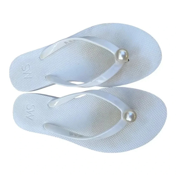 Stuart Weitzman white pearl flip flop size 6 - Picture 3 of 6